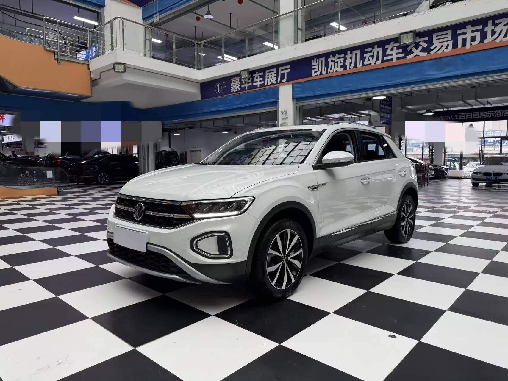 VOLKSWAGEN T-ROC