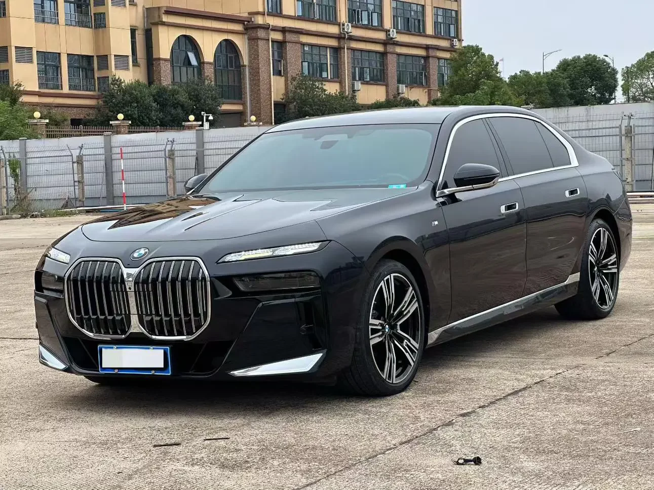 BMW 7-SERIES