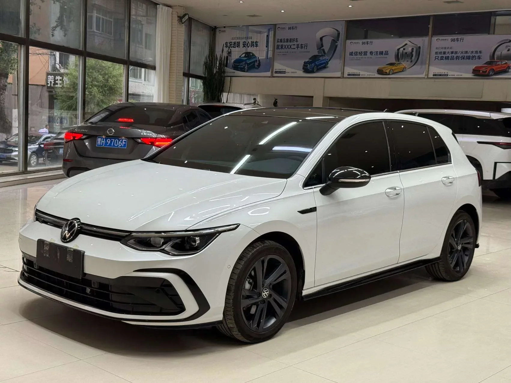 VOLKSWAGEN GOLF