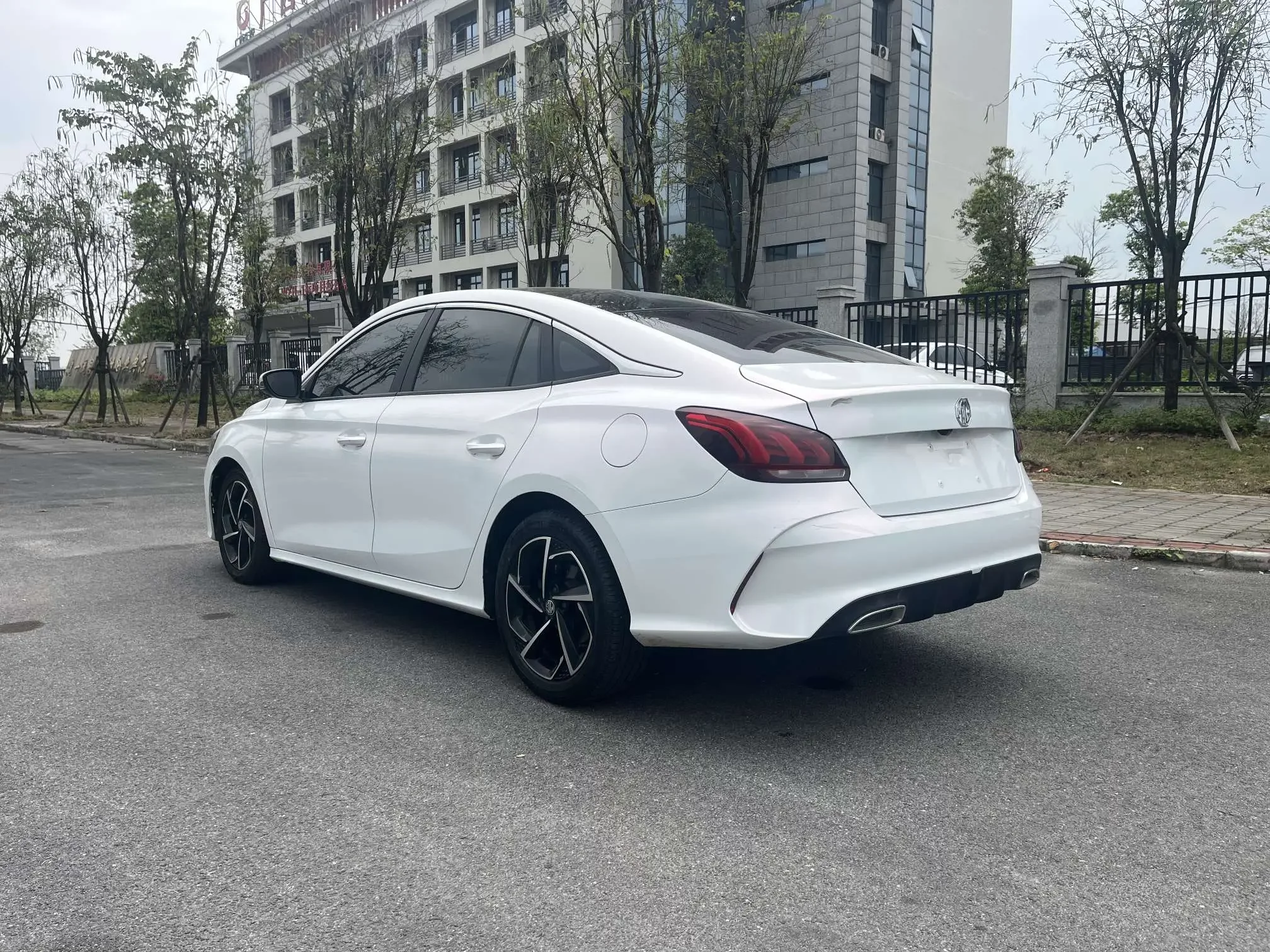 MG 5