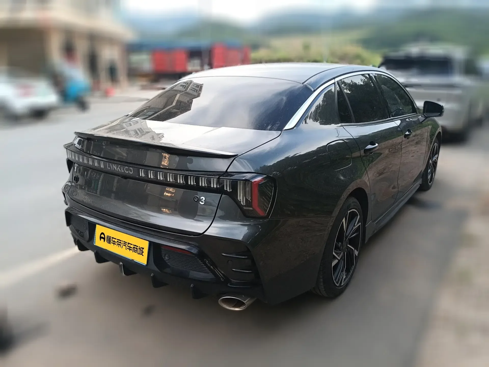 Lynk & Co 03