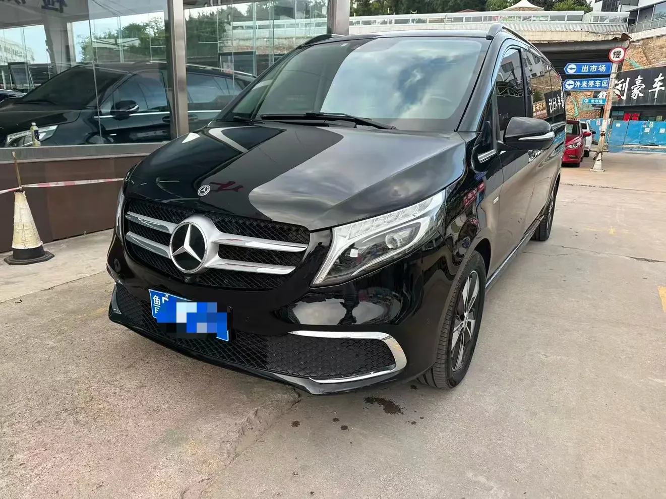 MERCEDES-BENZ V-CLASS