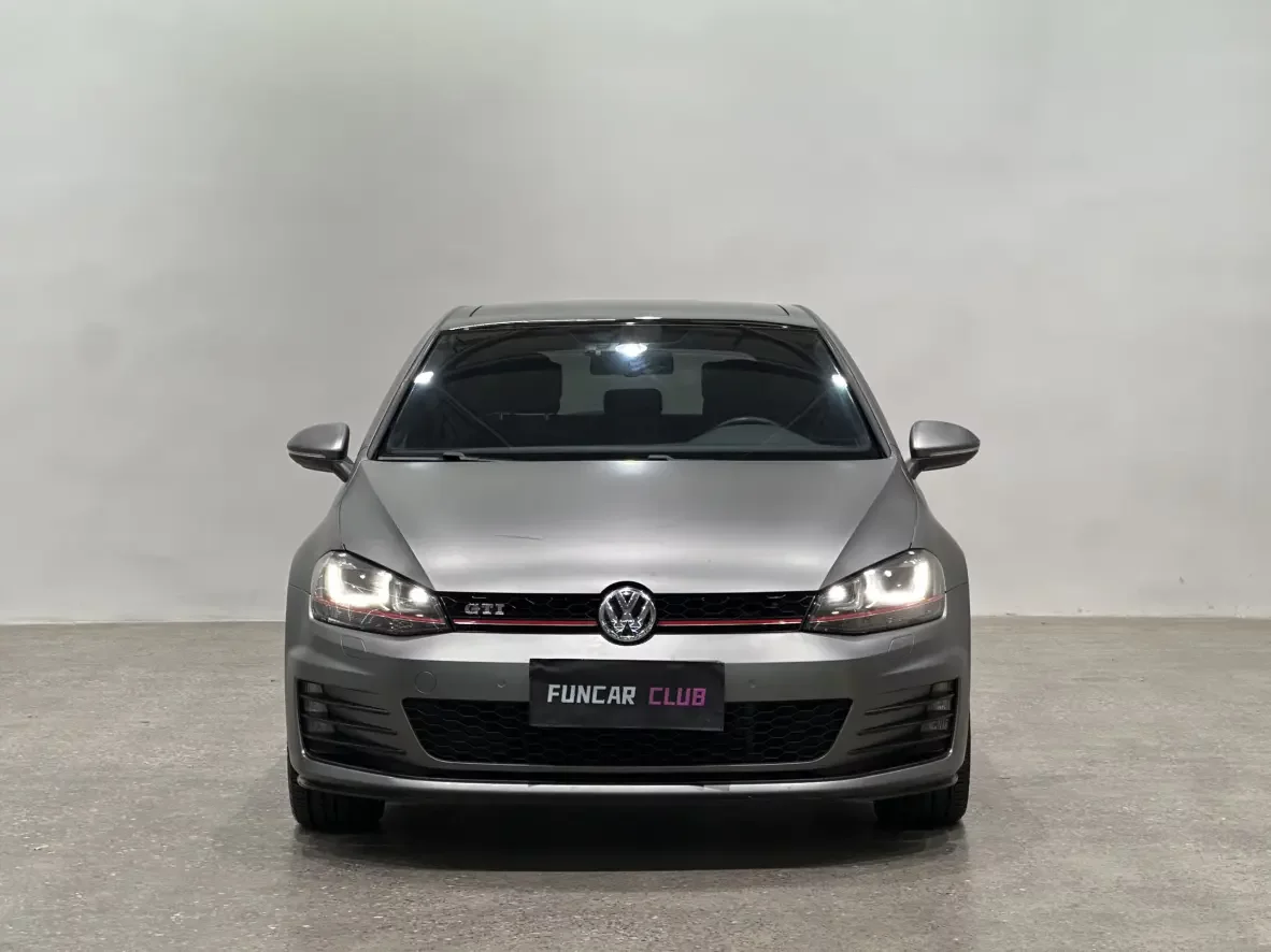 Volkswagen Golf GTI