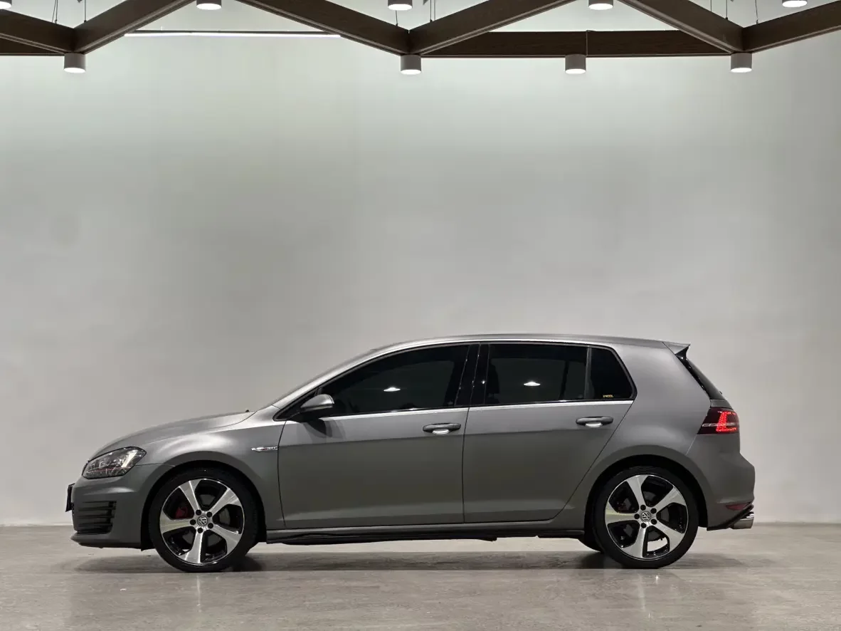 Volkswagen Golf GTI
