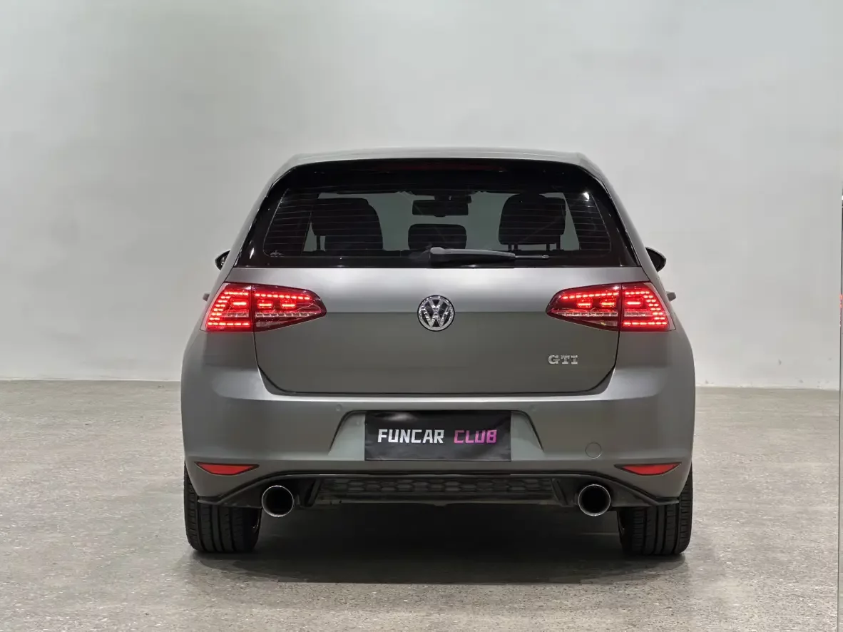 Volkswagen Golf GTI