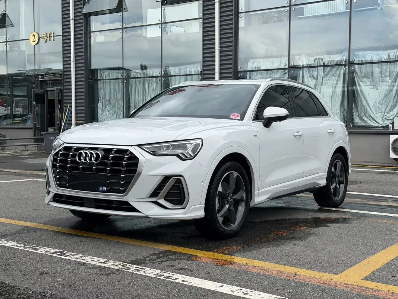 AUDI Q3