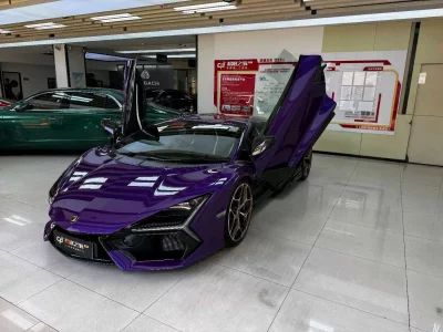 Lamborghini Revuelto