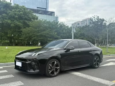 Lynk & Co 03