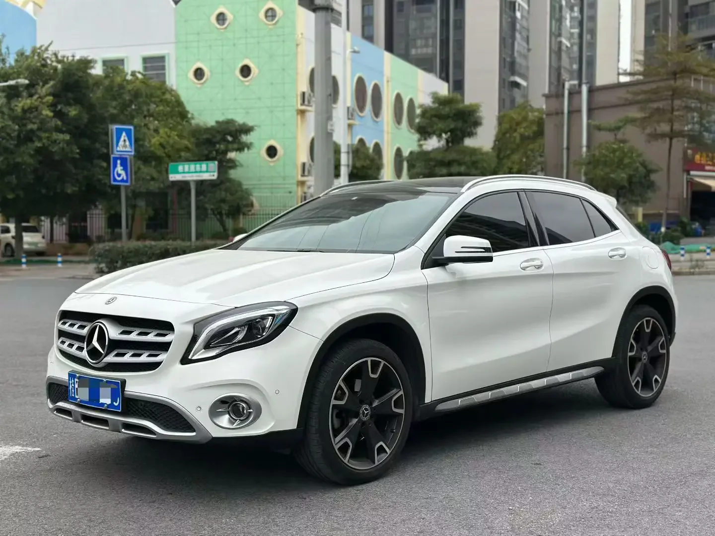 Mercedes-Benz GLA