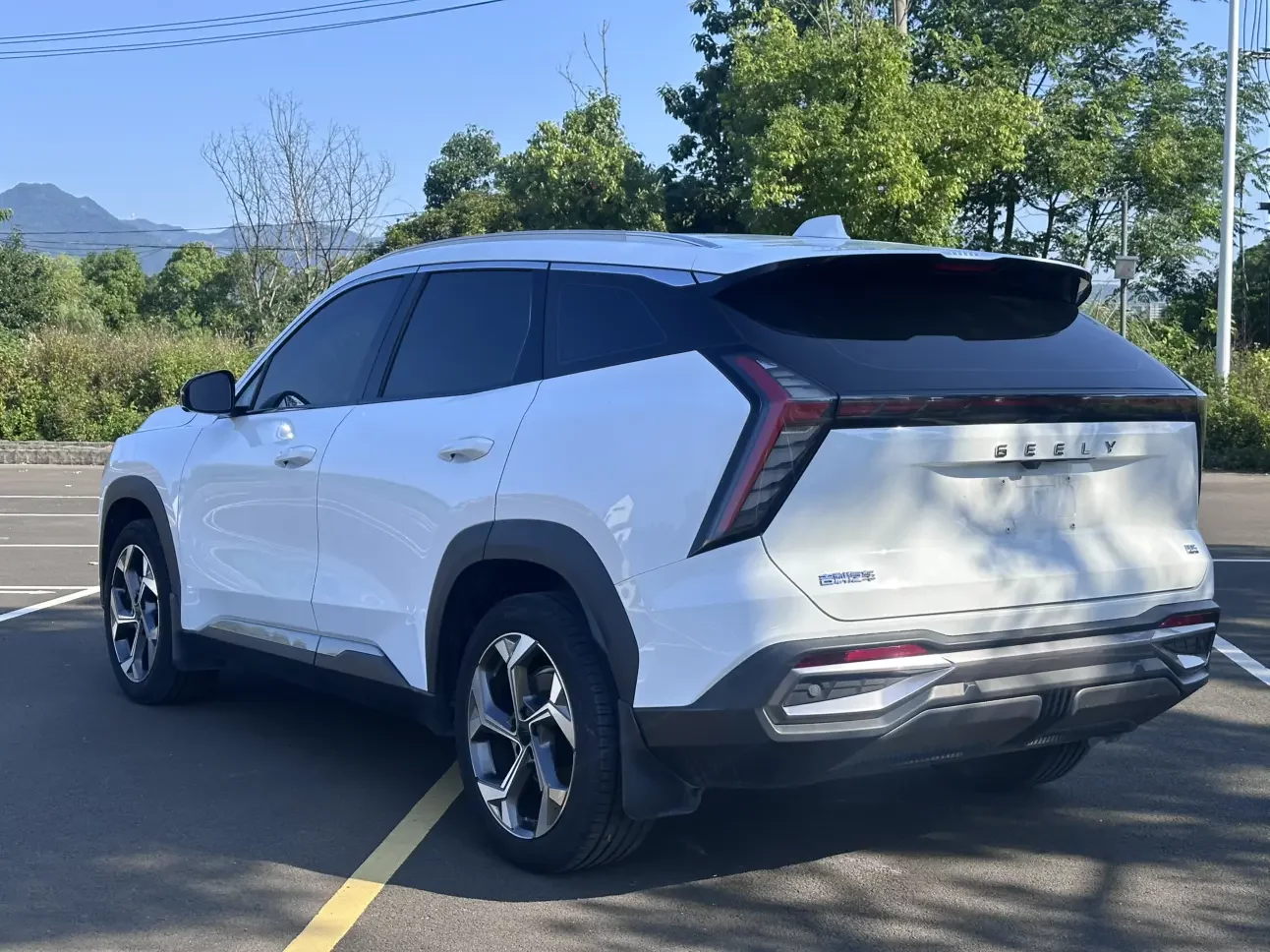 Geely Atlas L