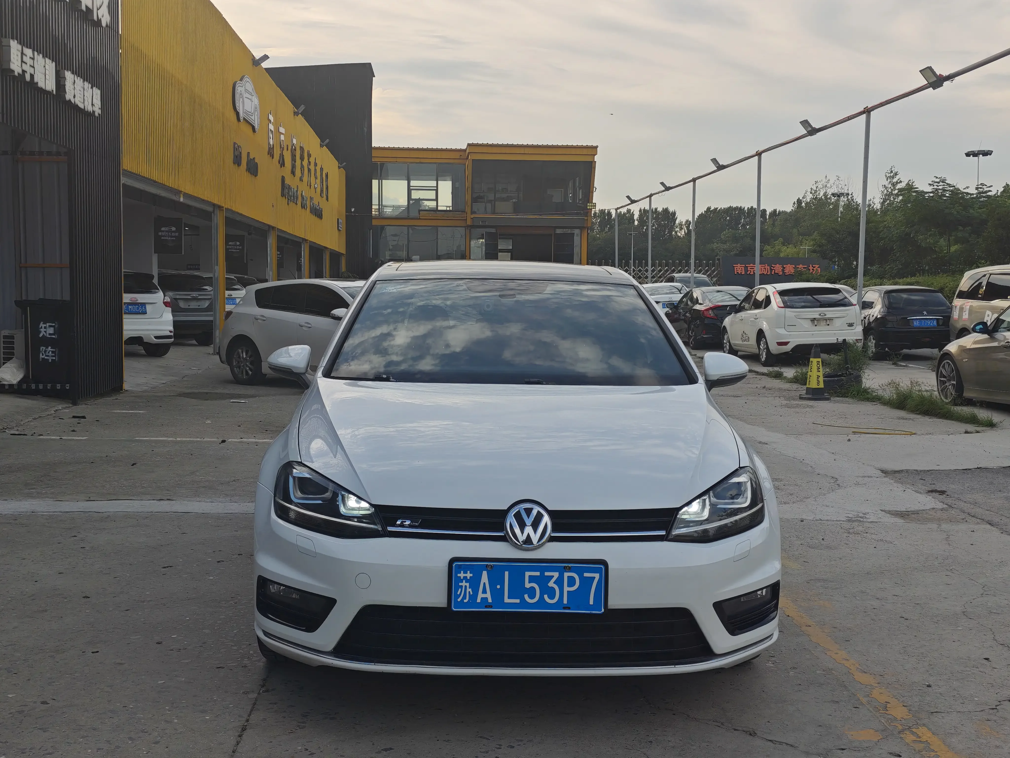 Volkswagen Golf