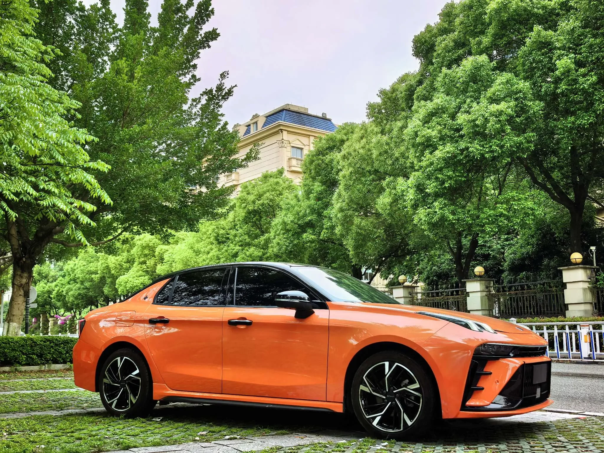 Lynk & Co 03