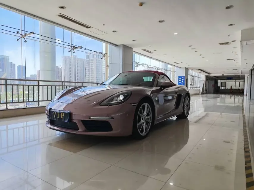PORSCHE 718