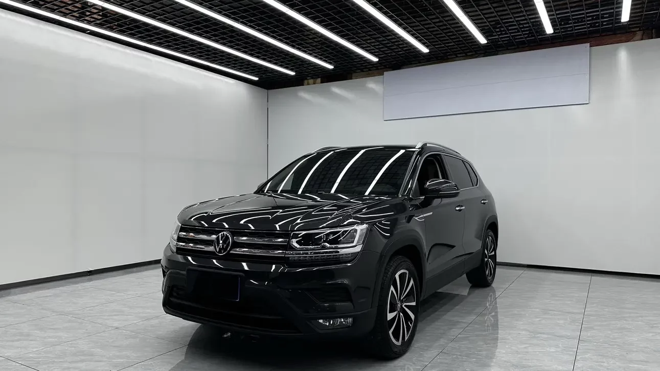 VOLKSWAGEN THARU