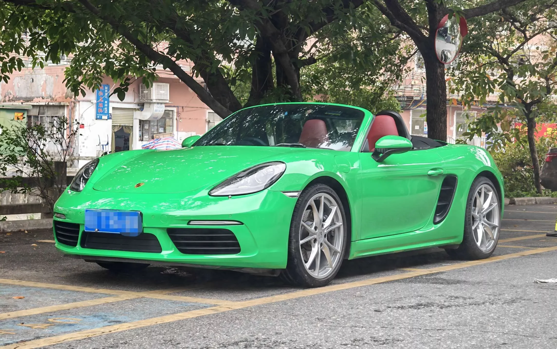 PORSCHE 718