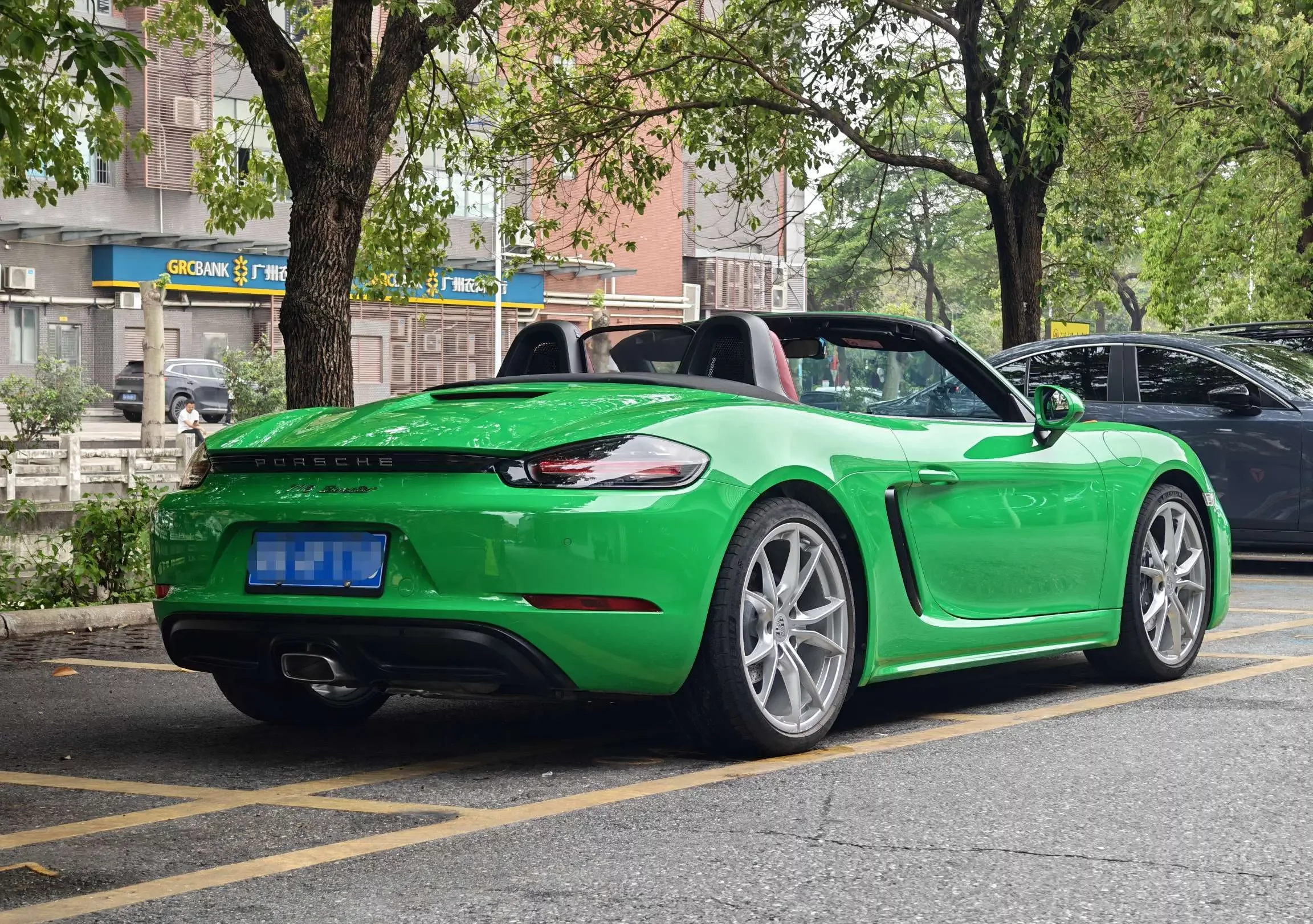 Porsche 718