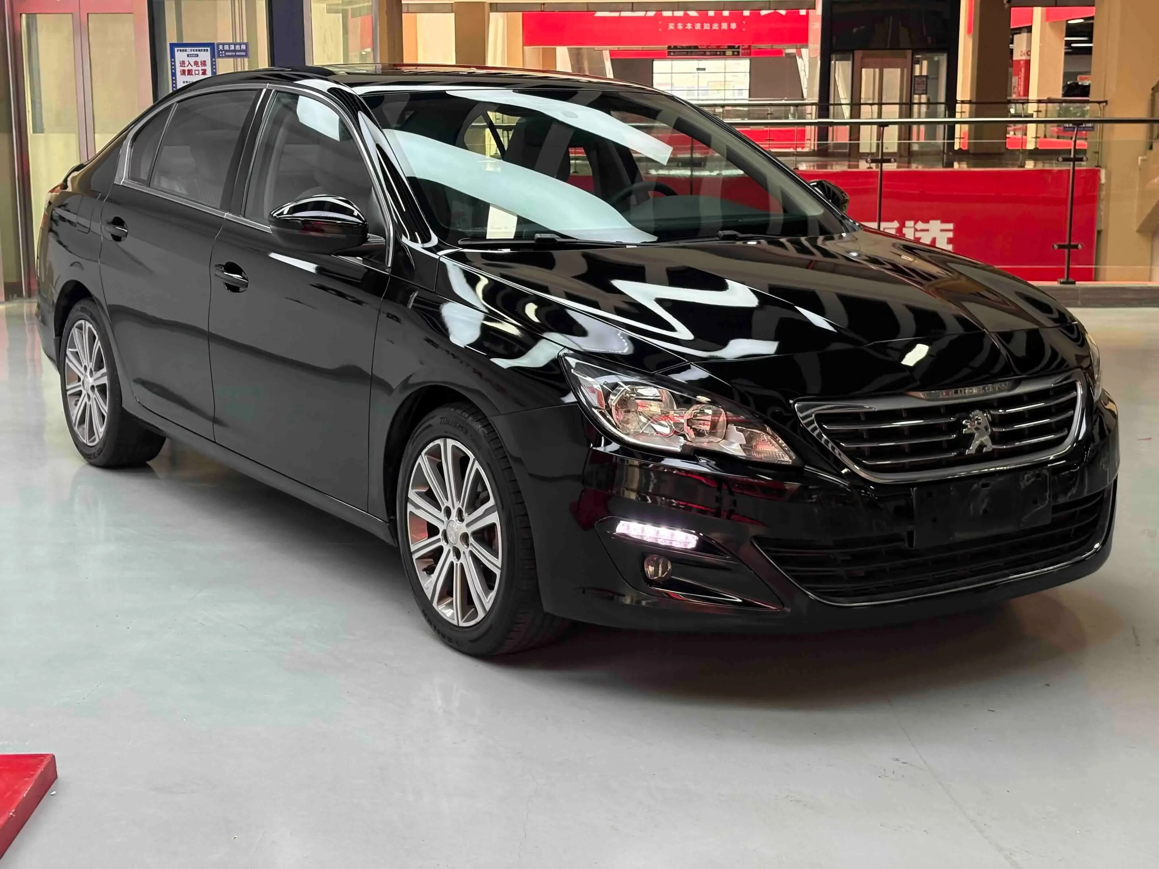 Peugeot 408