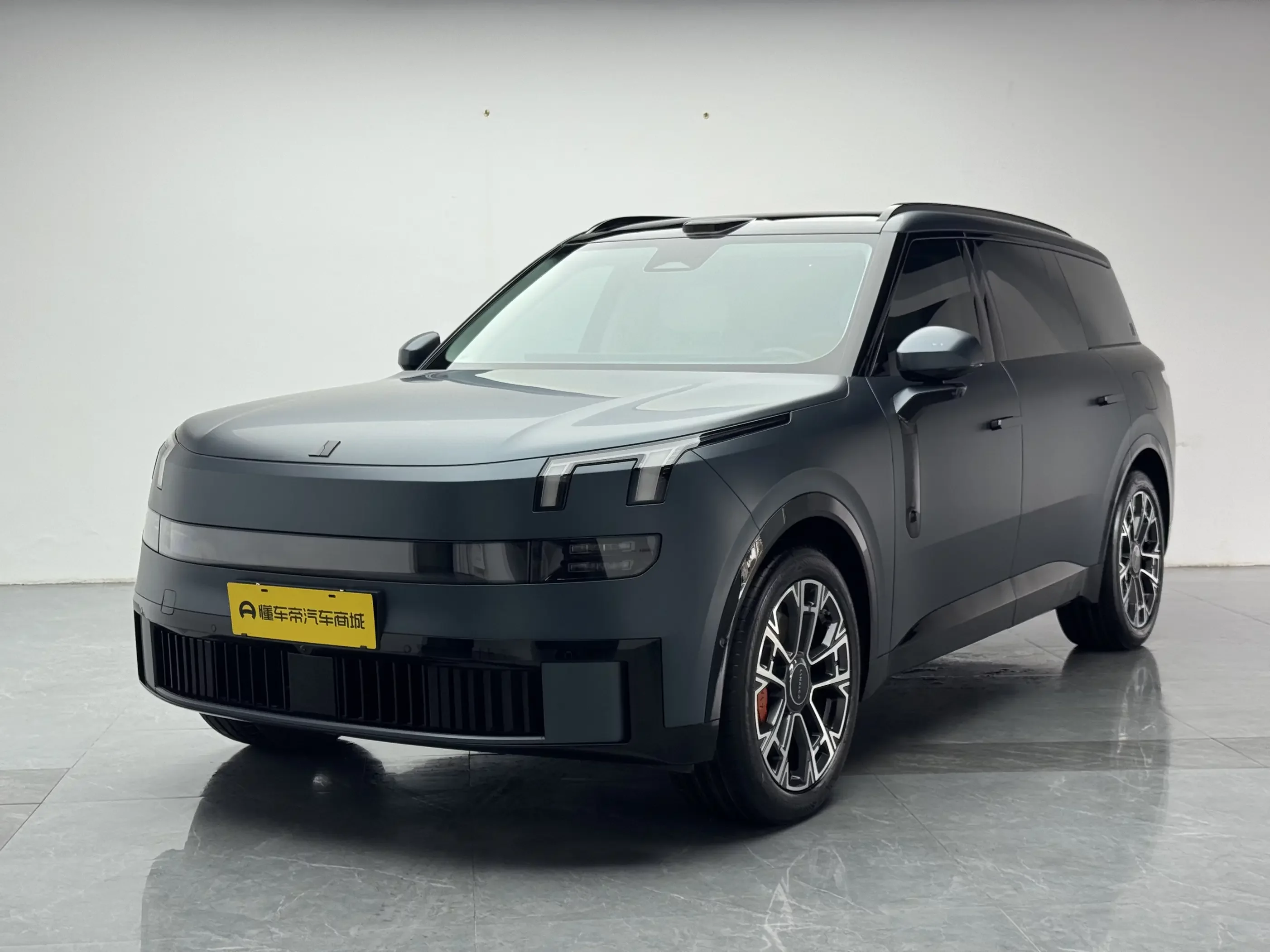 Lynk & Co 900