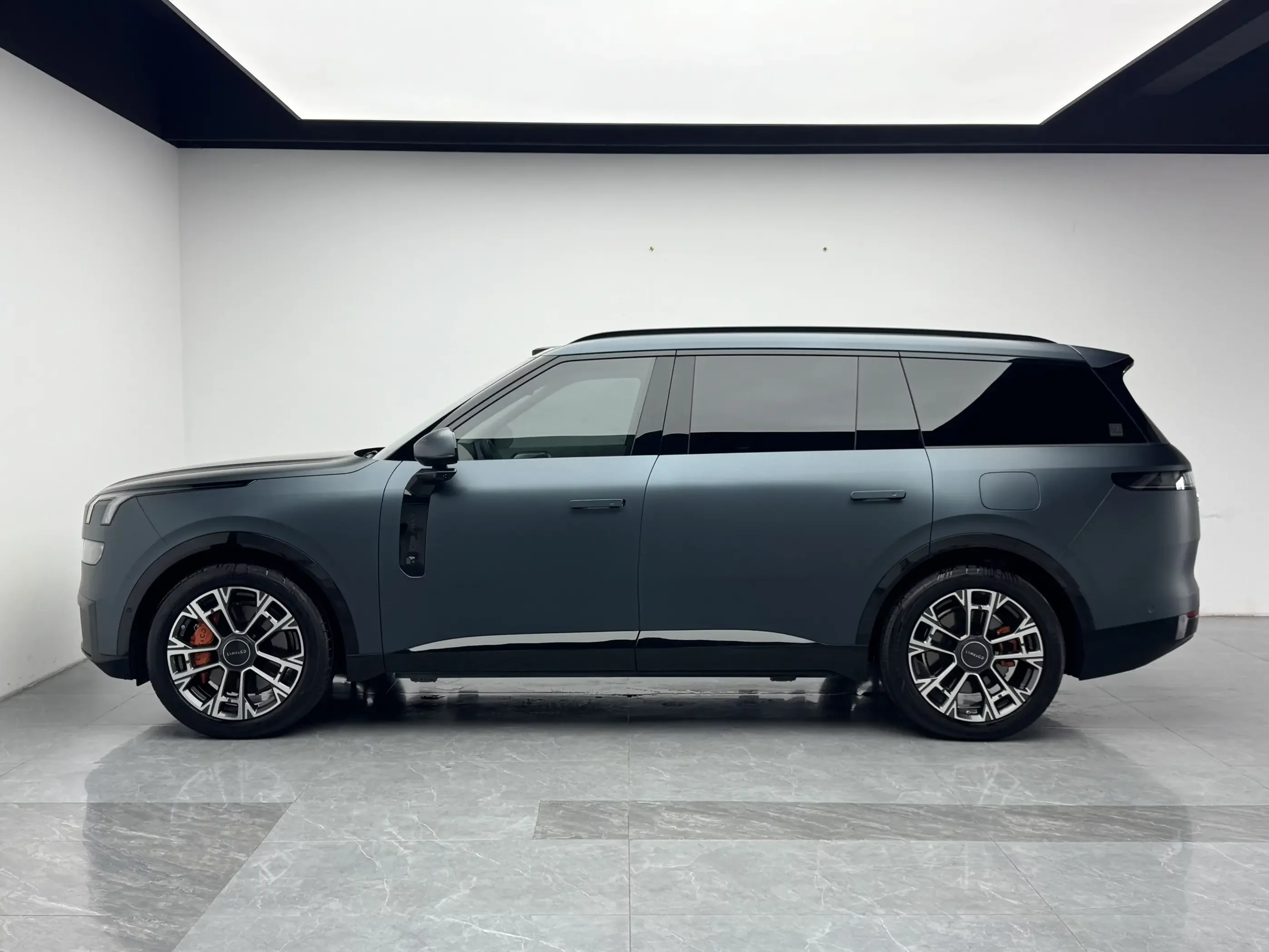 Lynk & Co 900