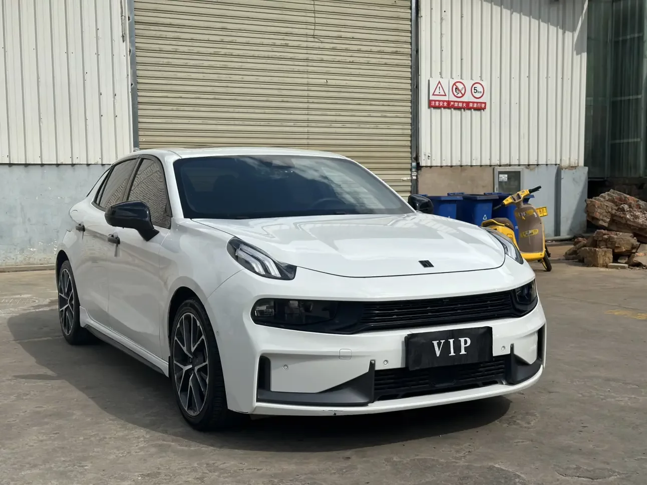 Lynk & Co 03