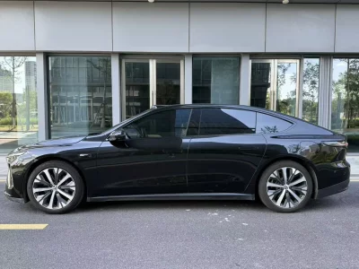 NIO ET7