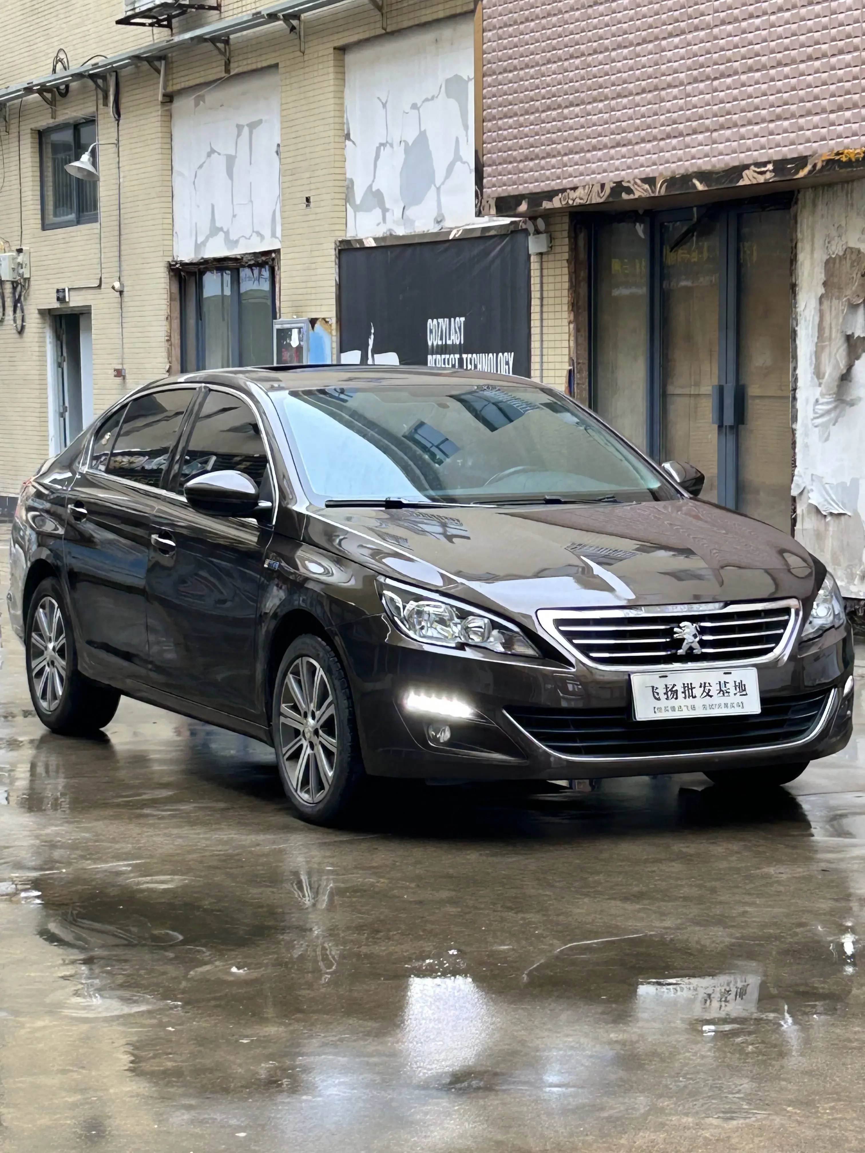 Peugeot 408