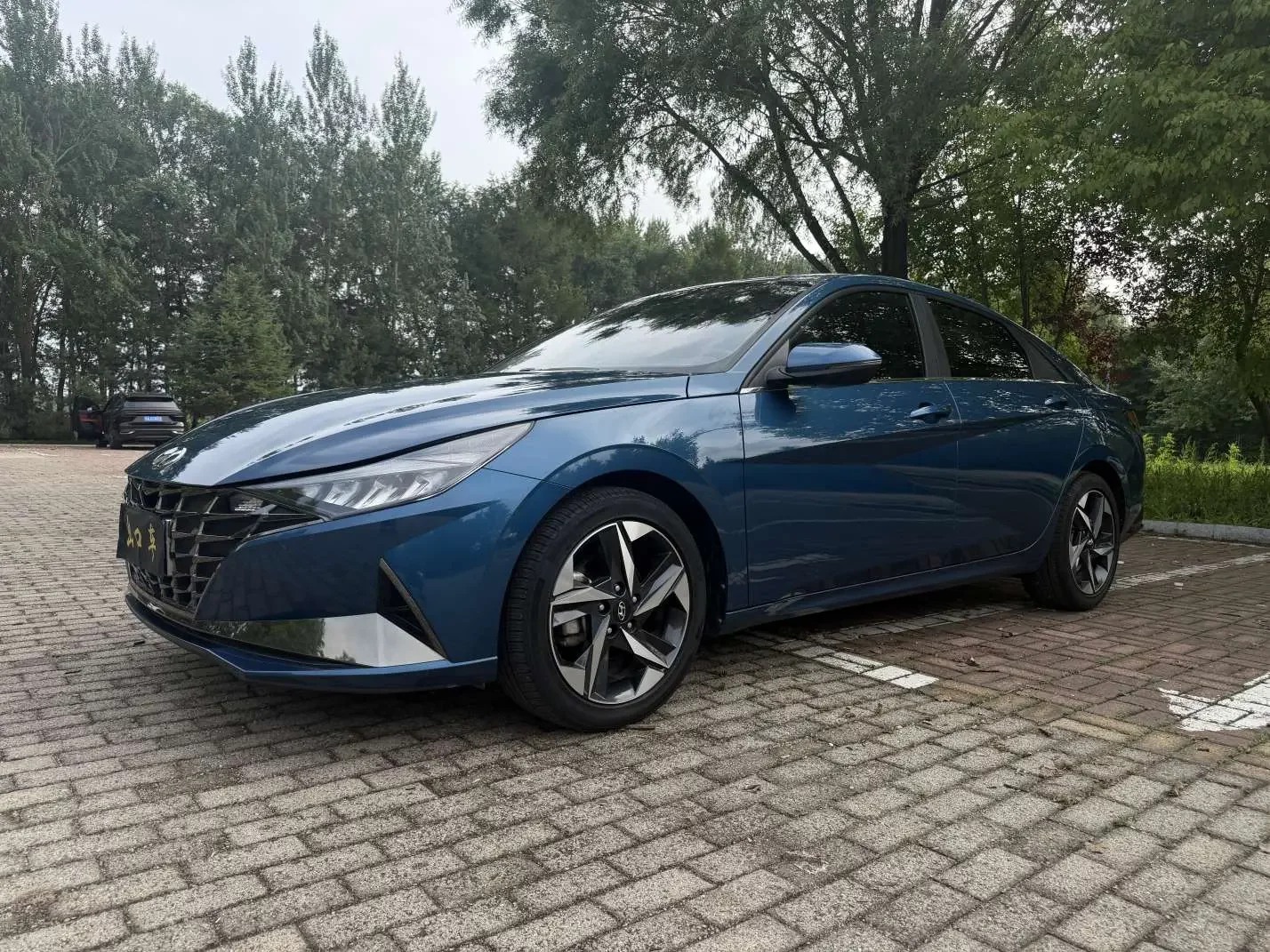 HYUNDAI ELANTRA
