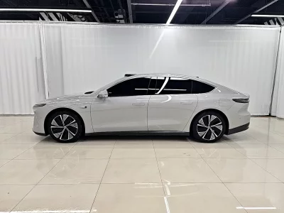 NIO ET7