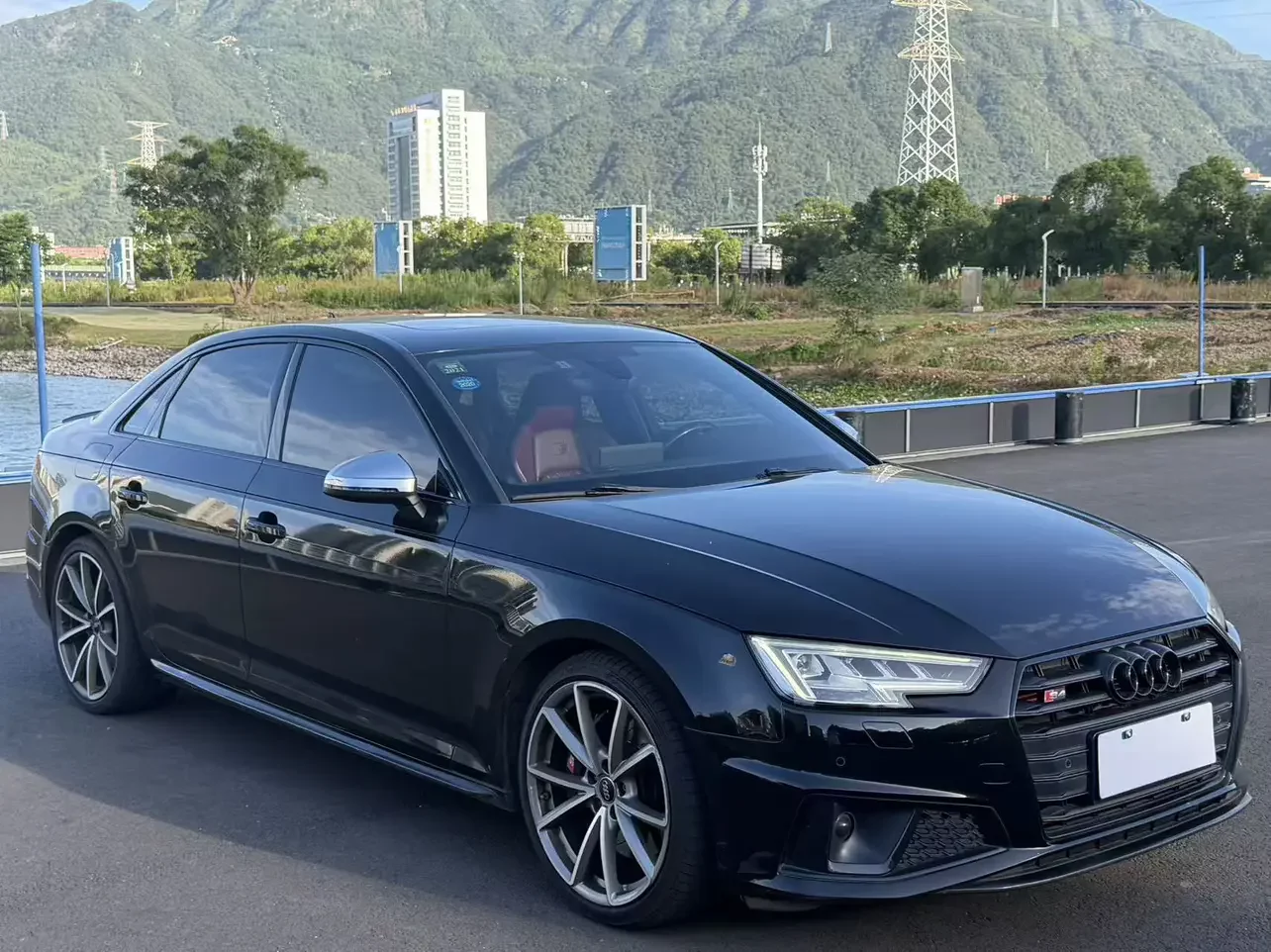 Audi S4