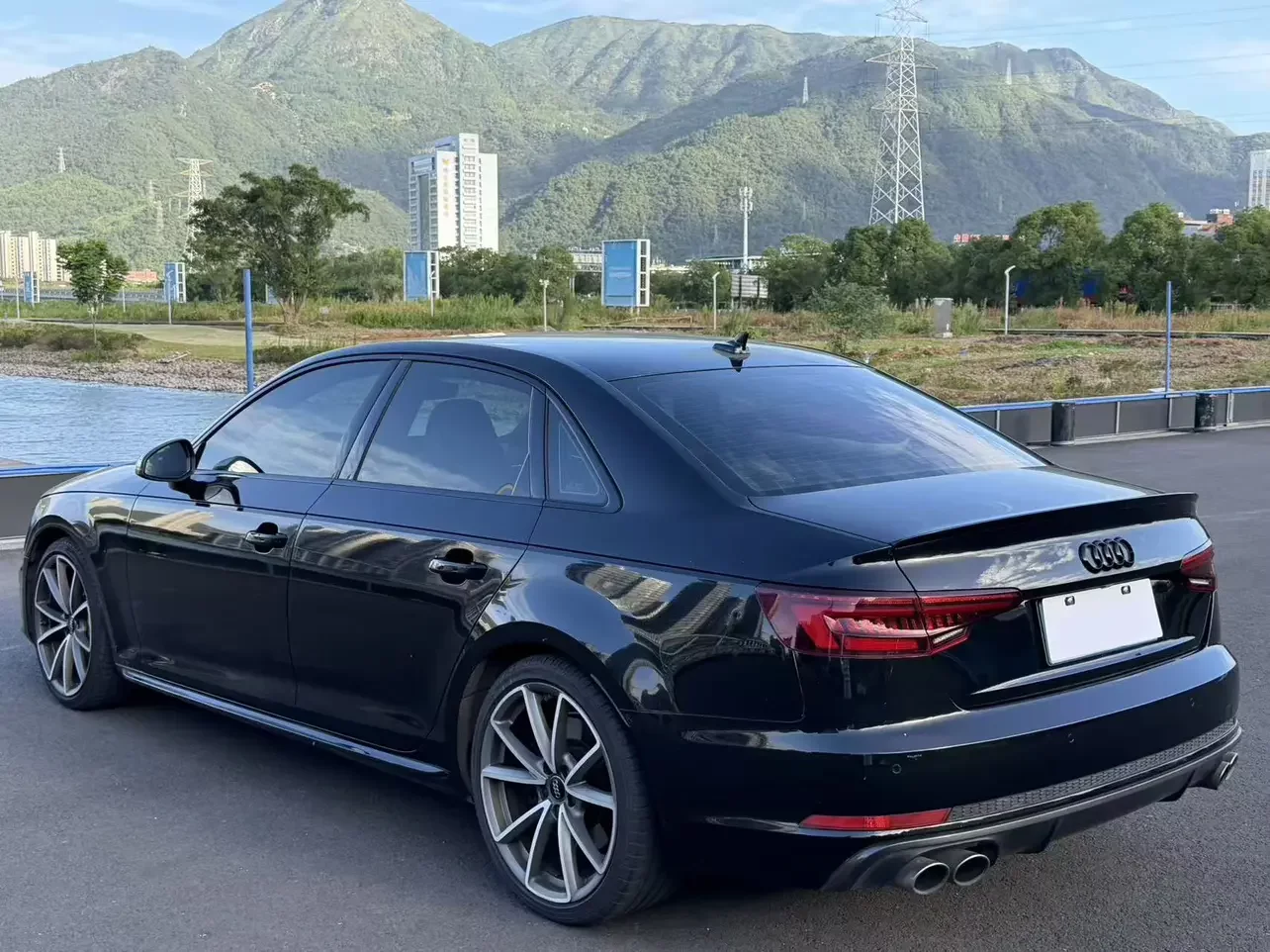 Audi S4