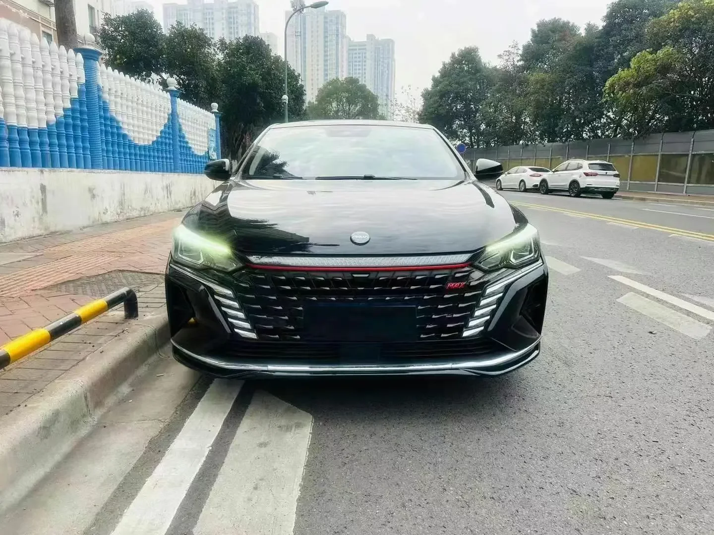 Dongfeng Yixuan MAX