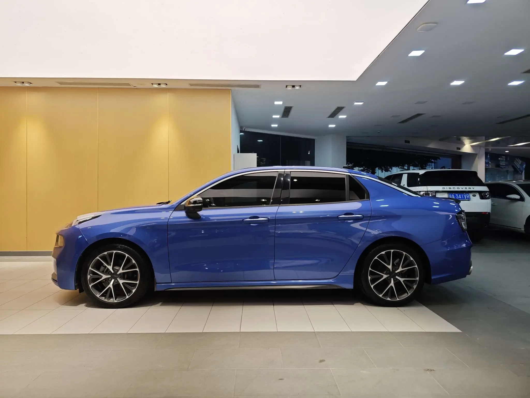 Lynk & Co 03
