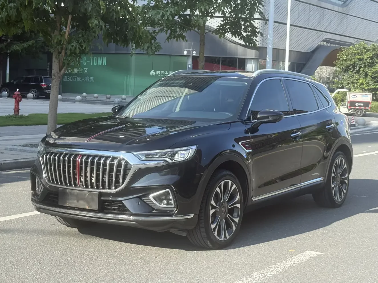 Hongqi HS5