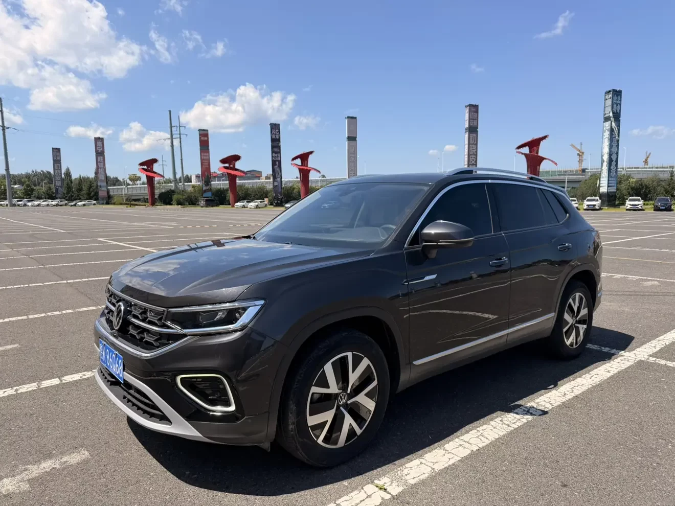 VOLKSWAGEN TAYRON