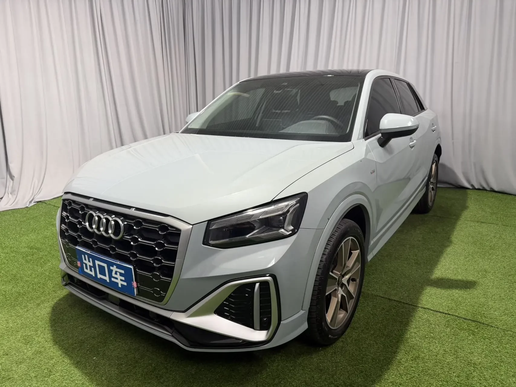 Audi Q2L