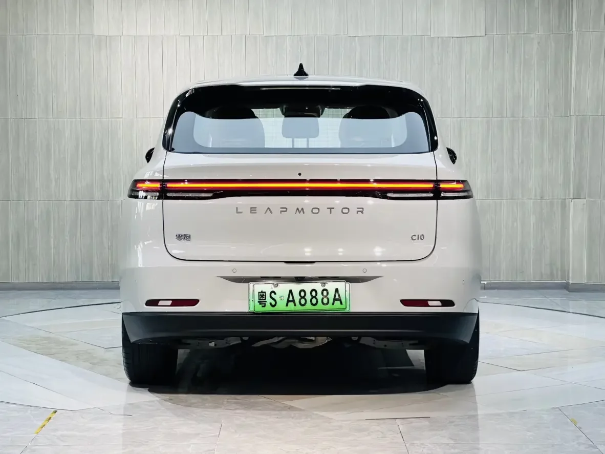 Leapmotor C10