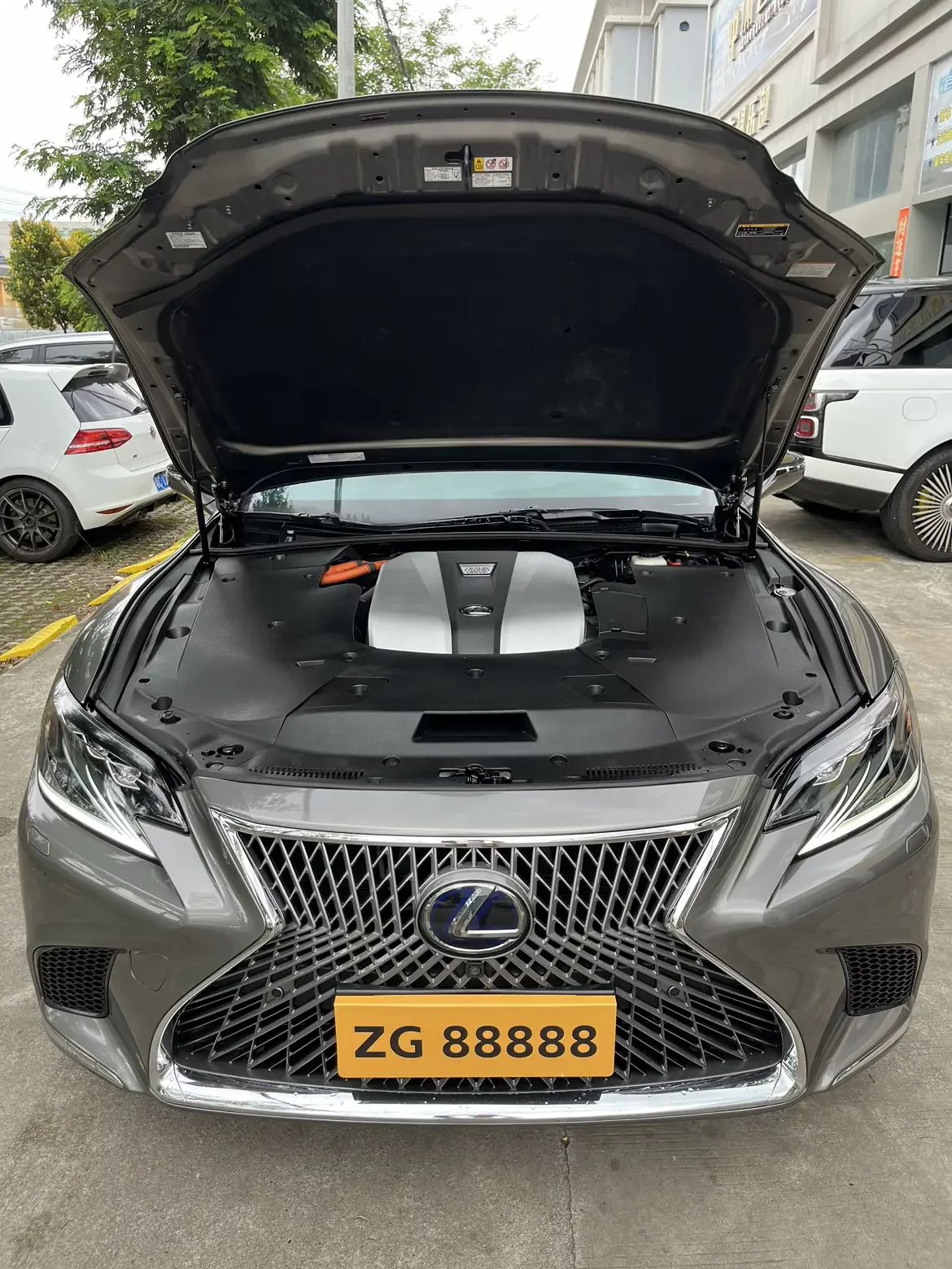 Lexus LS