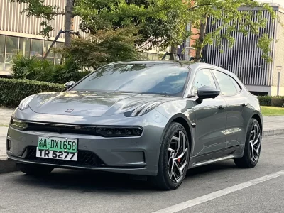 ZEEKR 001