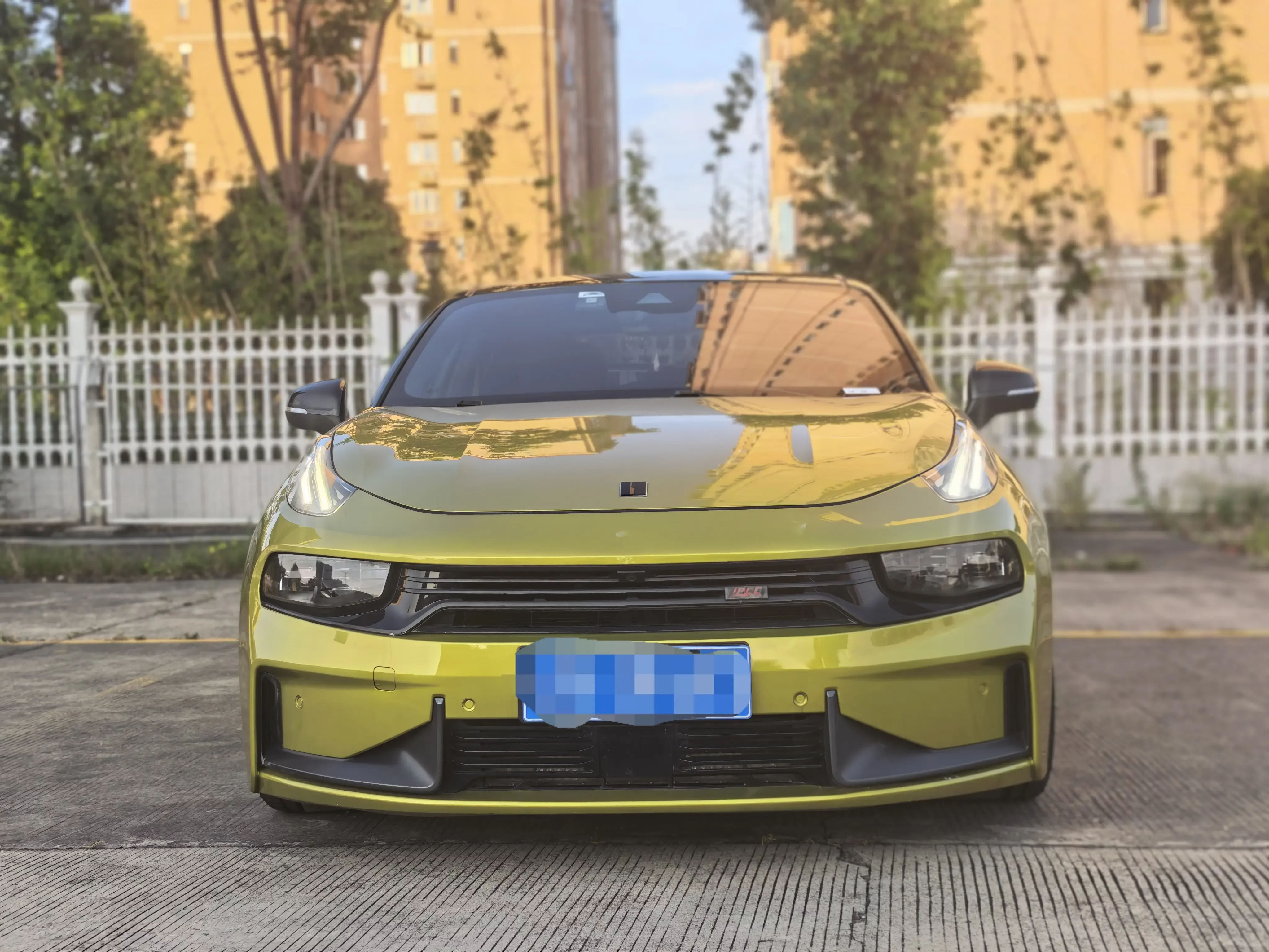 Lynk & Co 03