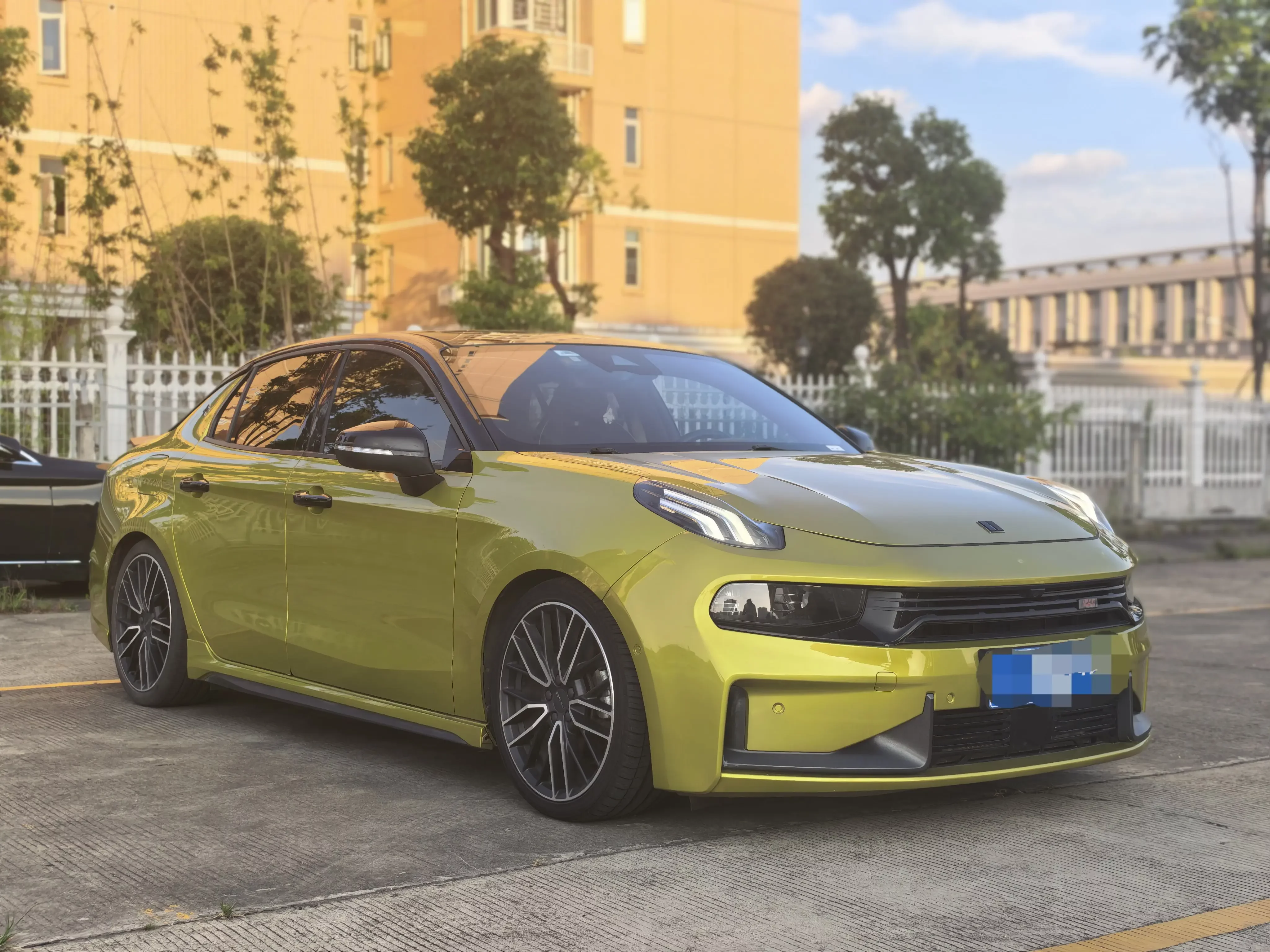 Lynk & Co 03