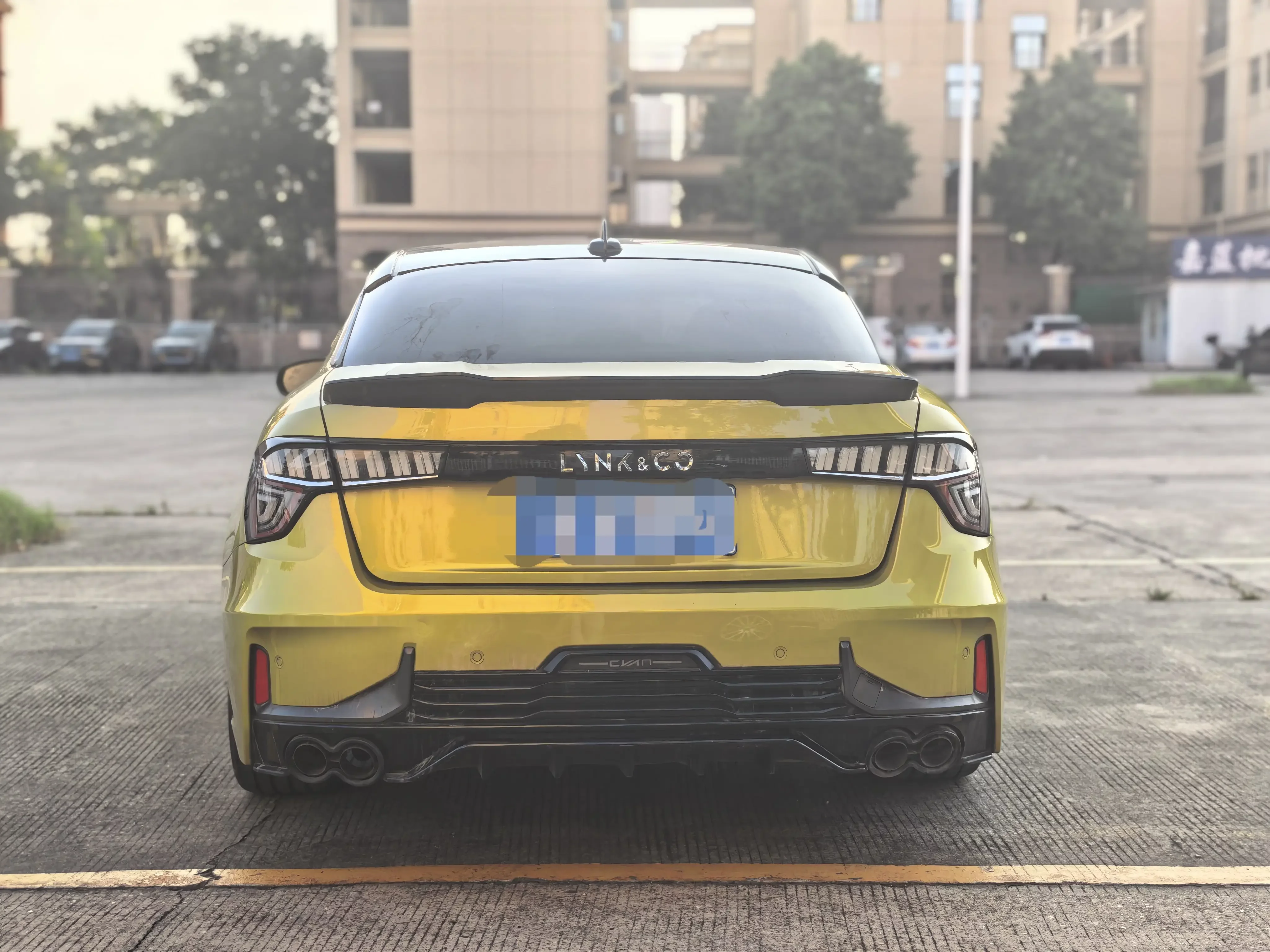 Lynk & Co 03