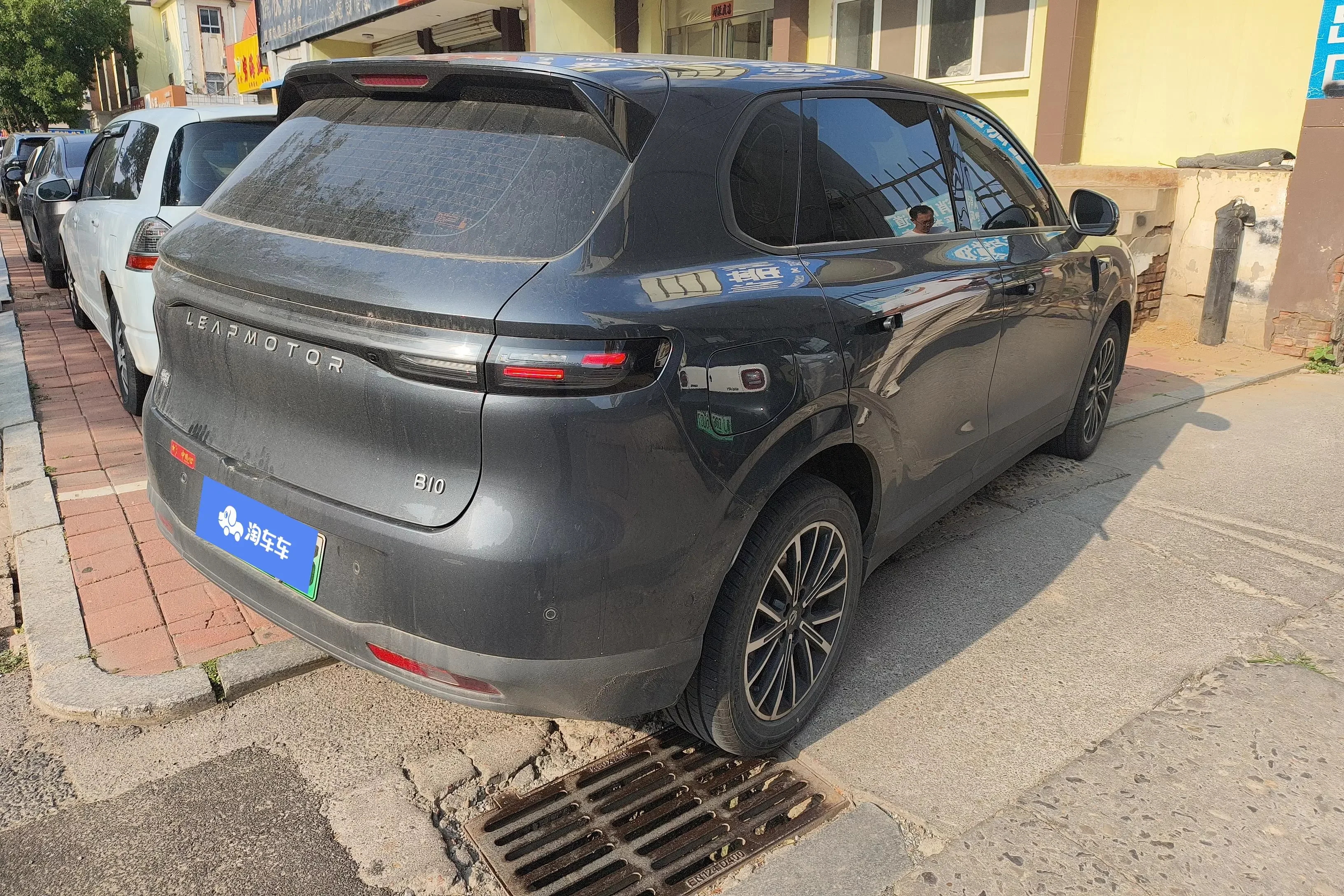 Leapmotor B10