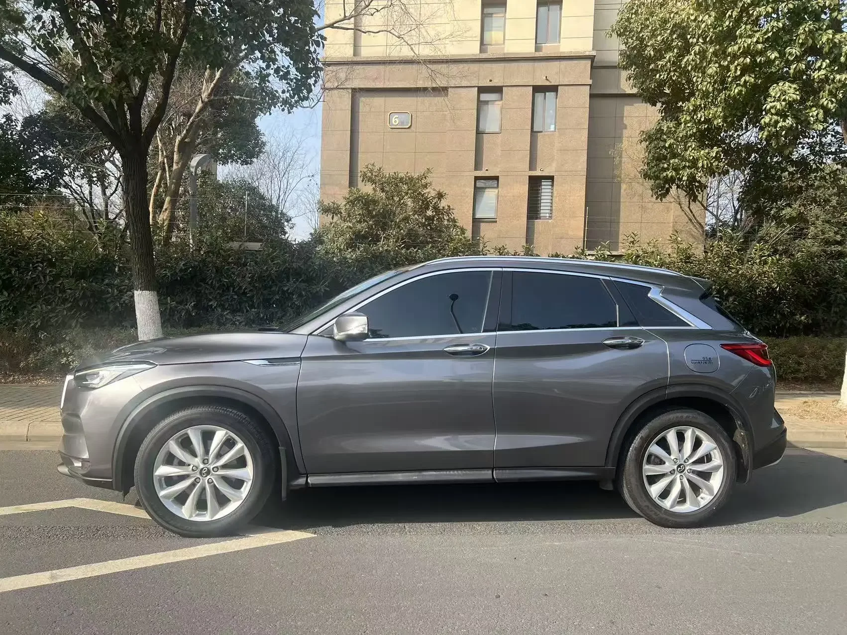 Infiniti QX50