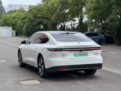 NIO ET7