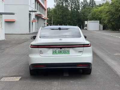 NIO ET7