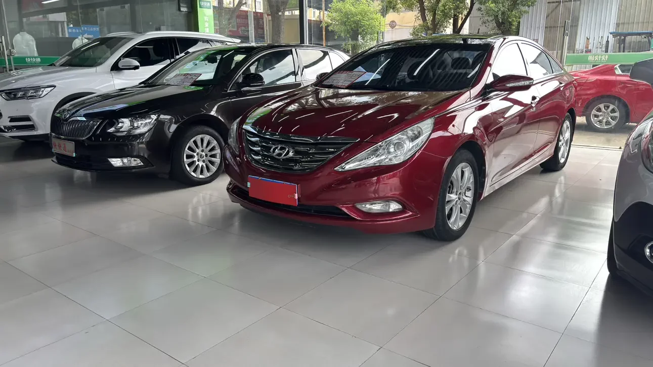 Hyundai sonata eight