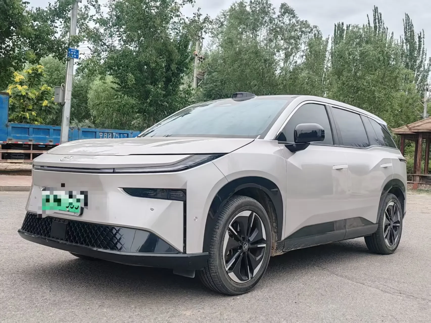 Toyota Bozhi 3X