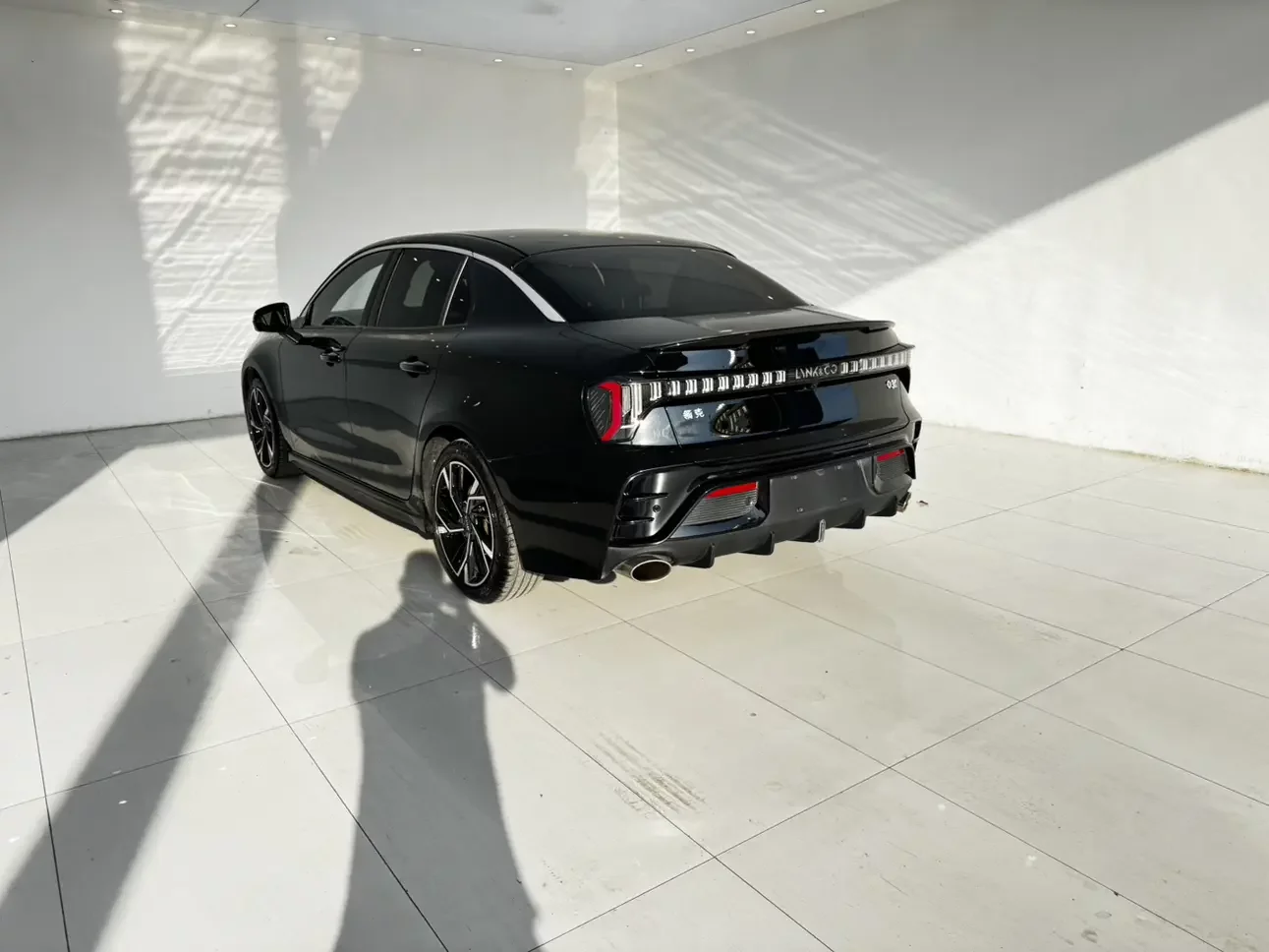 Lynk & Co 03