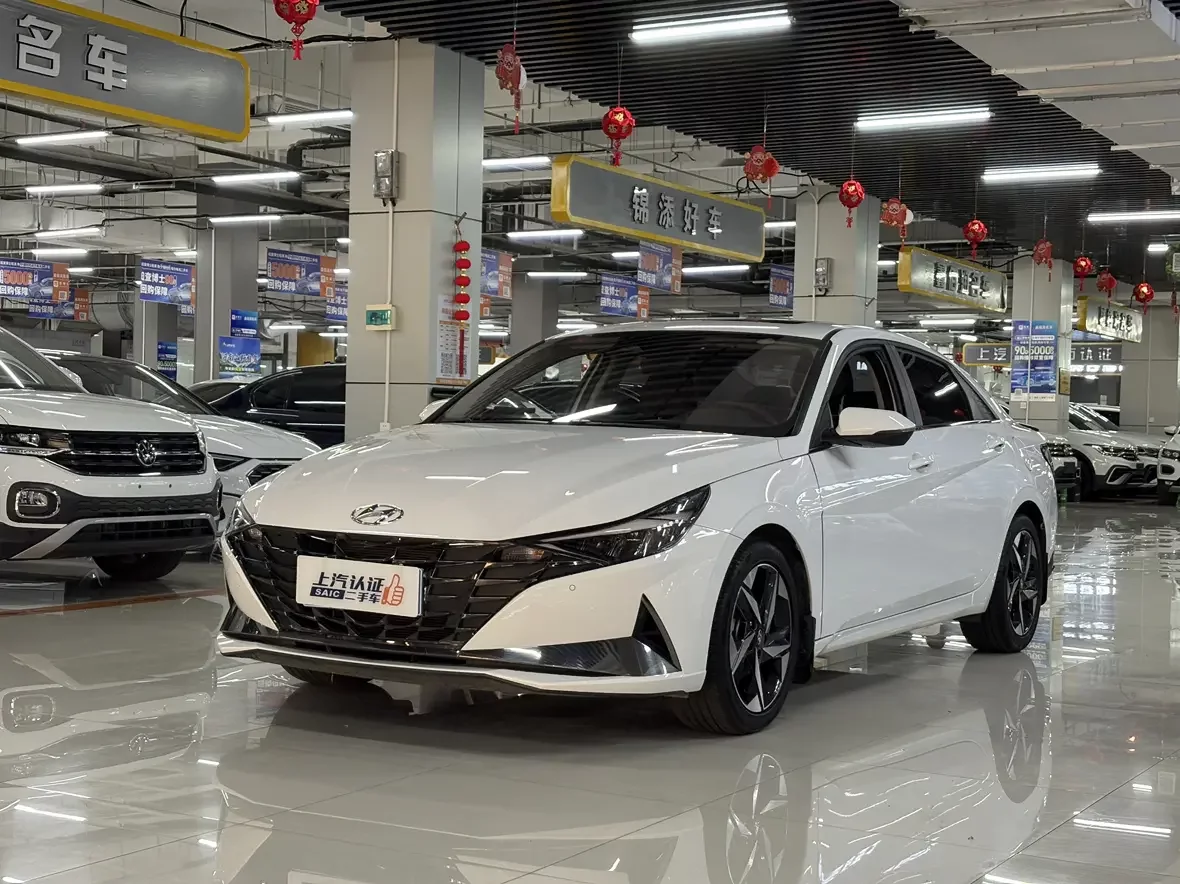 HYUNDAI ELANTRA