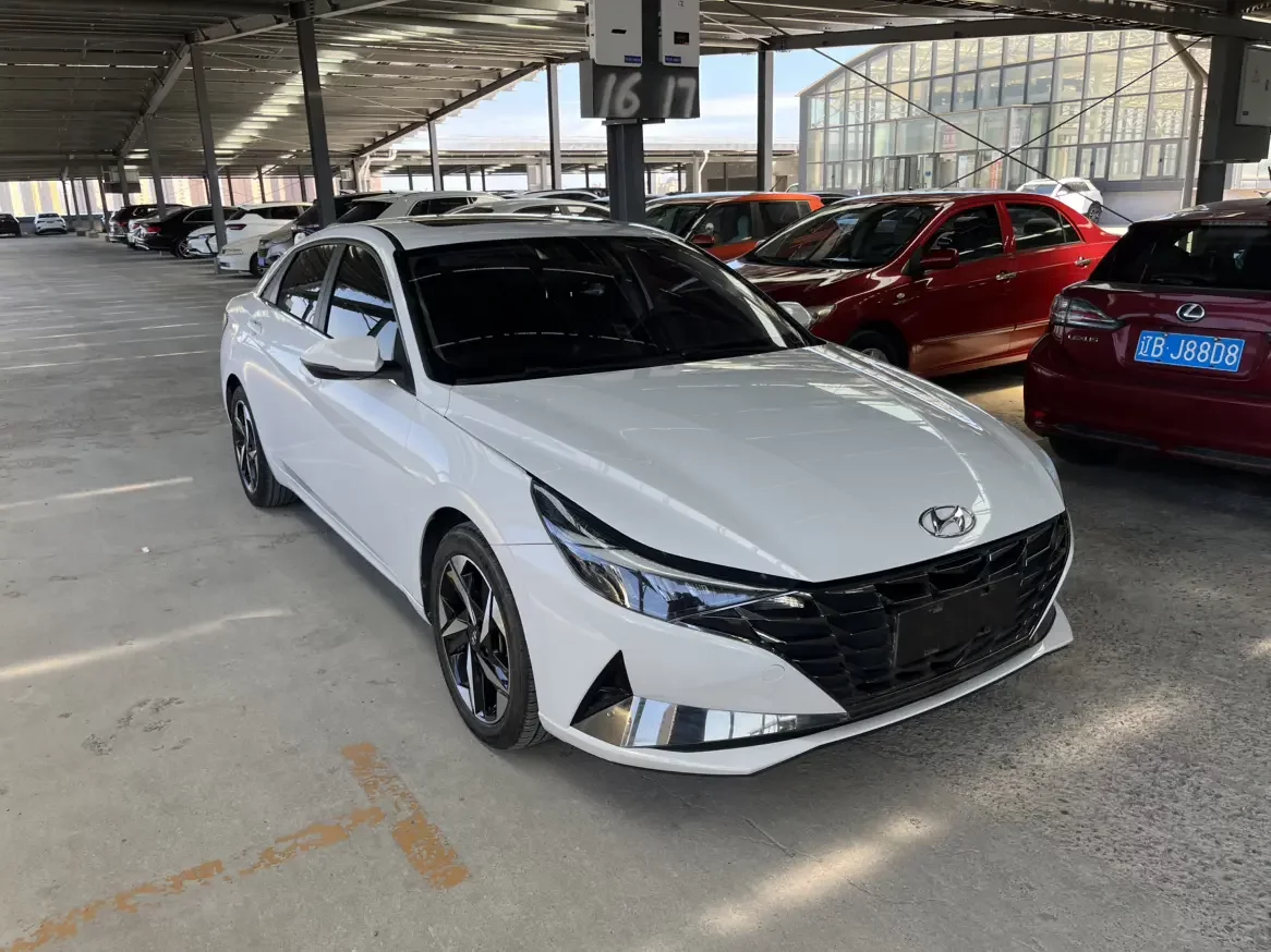 Hyundai Elantra